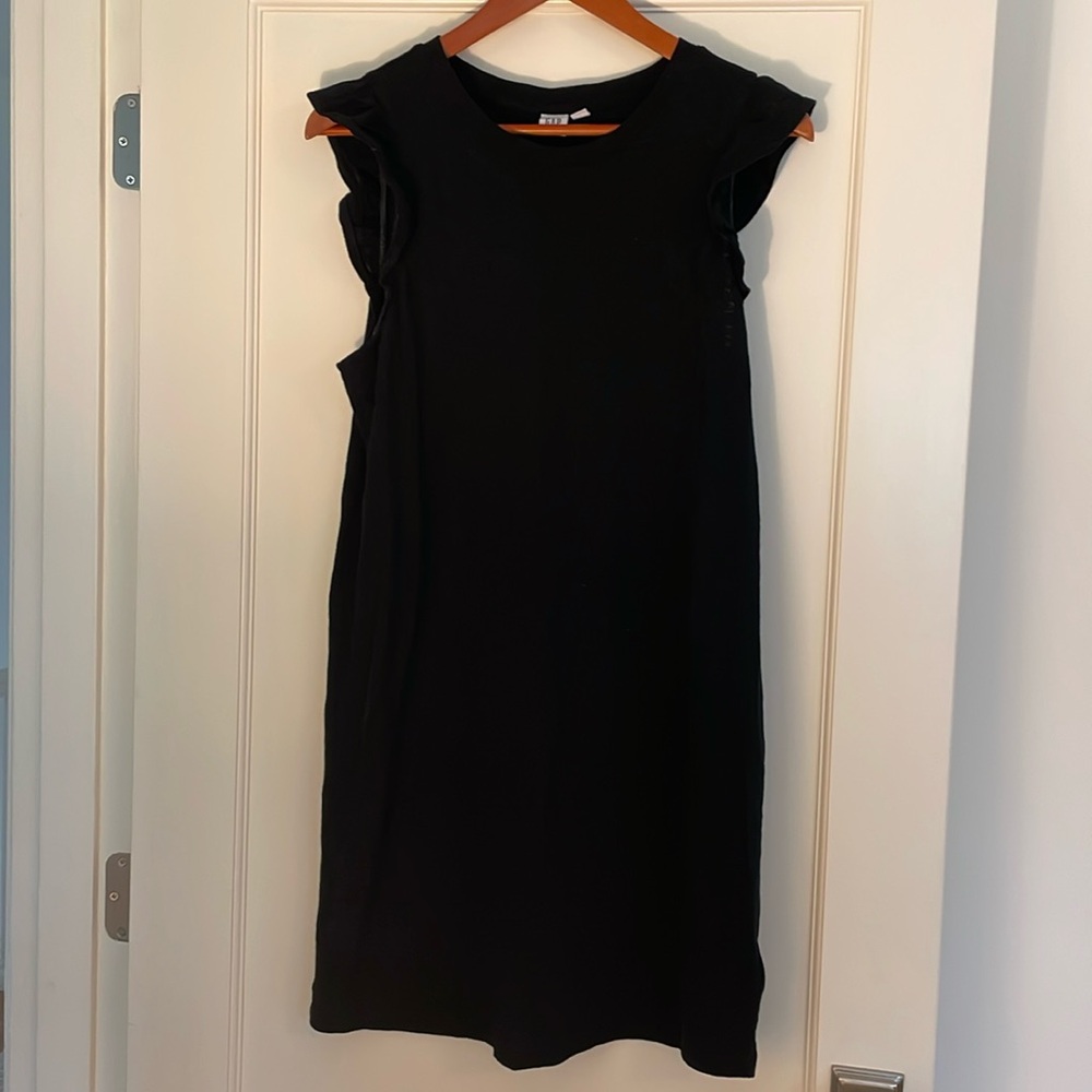 Black Gap dress. Size small.